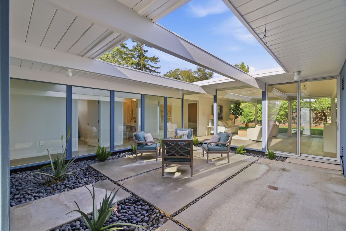 1656 Edmonton Avenue