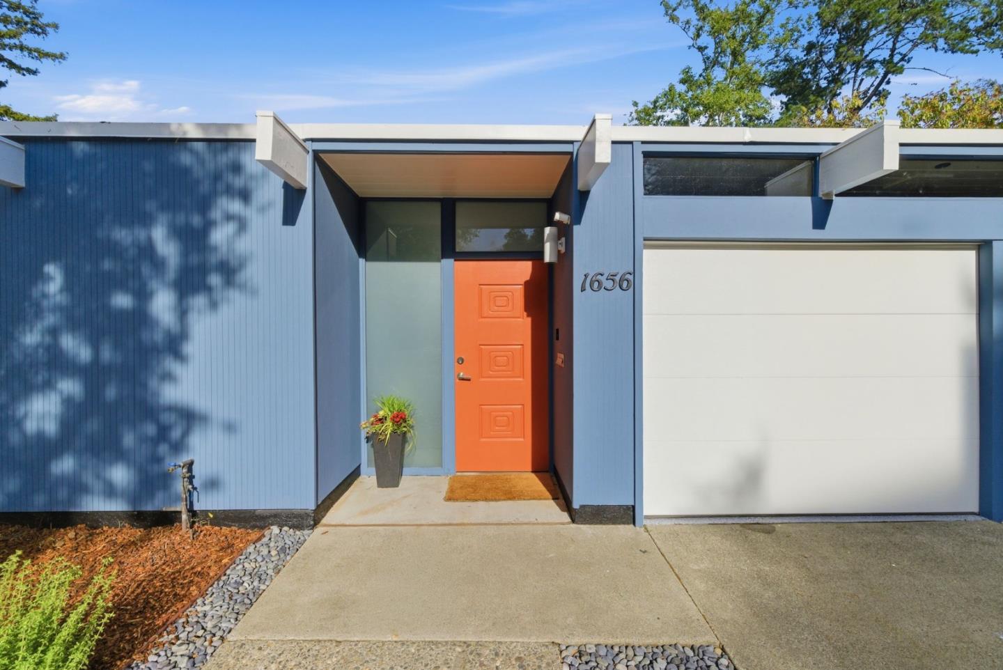 1656 Edmonton Avenue