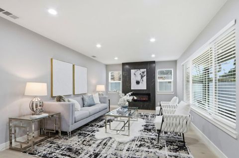 Photo of 2121 FRANCIS Avenue, SANTA CLARA, CA 95051 (MLS # ML82041475)