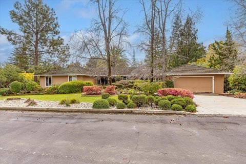 Photo of 18140 Via Encantada, MONTE SERENO, CA 95030 (MLS # ML81997888)