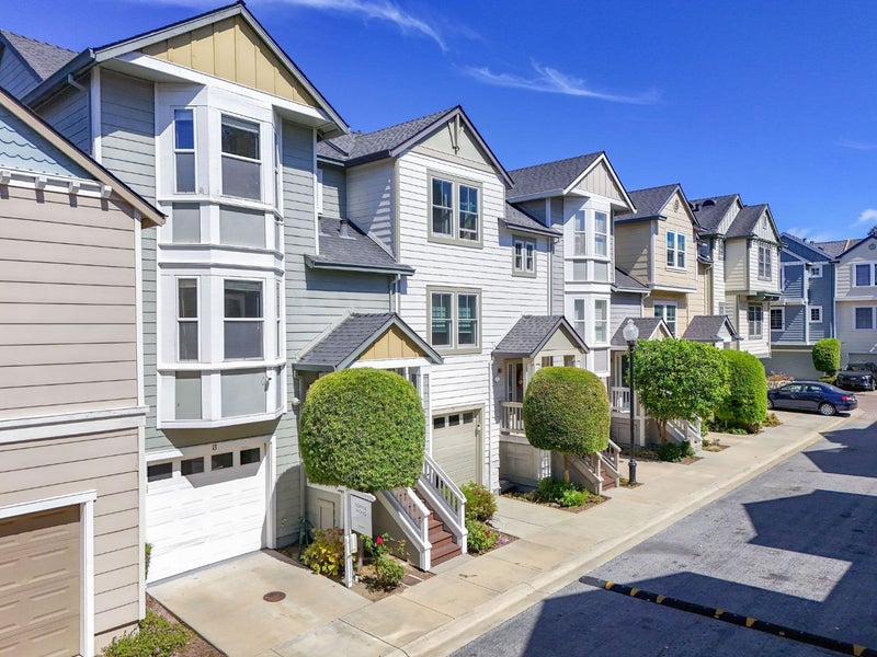 13 Creekside Lane