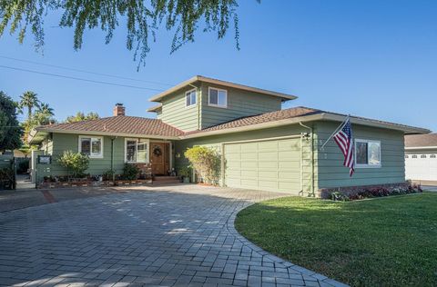 Photo of 517 College Drive, SALINAS, CA 93901 (MLS # ML82027029)