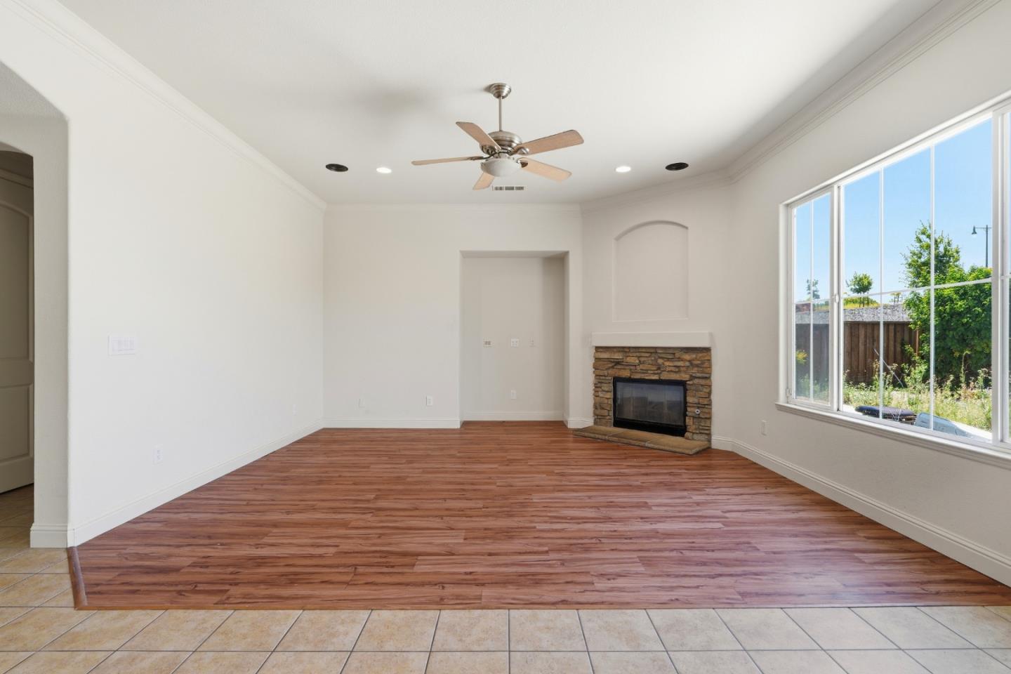 881 Trestle Point