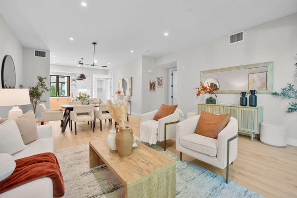 223 HOPE ST, MOUNTAIN VIEW, CA 94041 - Image 930e9b53ea76b6d926d03c42aed8a47a/2470908355