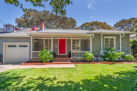Photo of 3031 Flores Street, SAN MATEO, CA 94403 (MLS # ML82052310)