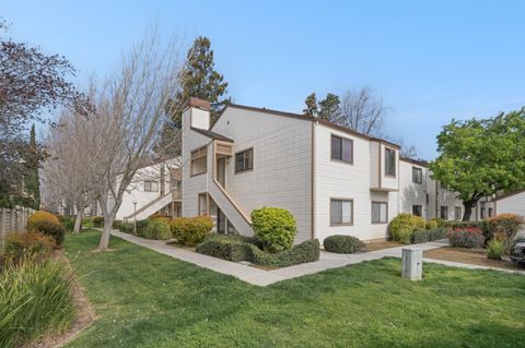 Photo of 1399 Meadow Ridge Circle, SAN JOSE, CA 95131 (MLS # ML82025083)