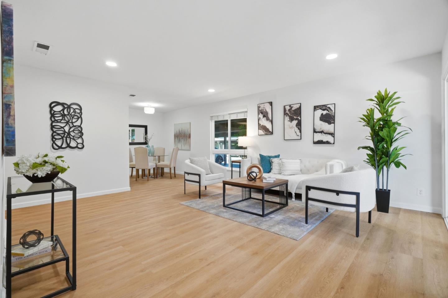 5020 Pine Tree Terrace
