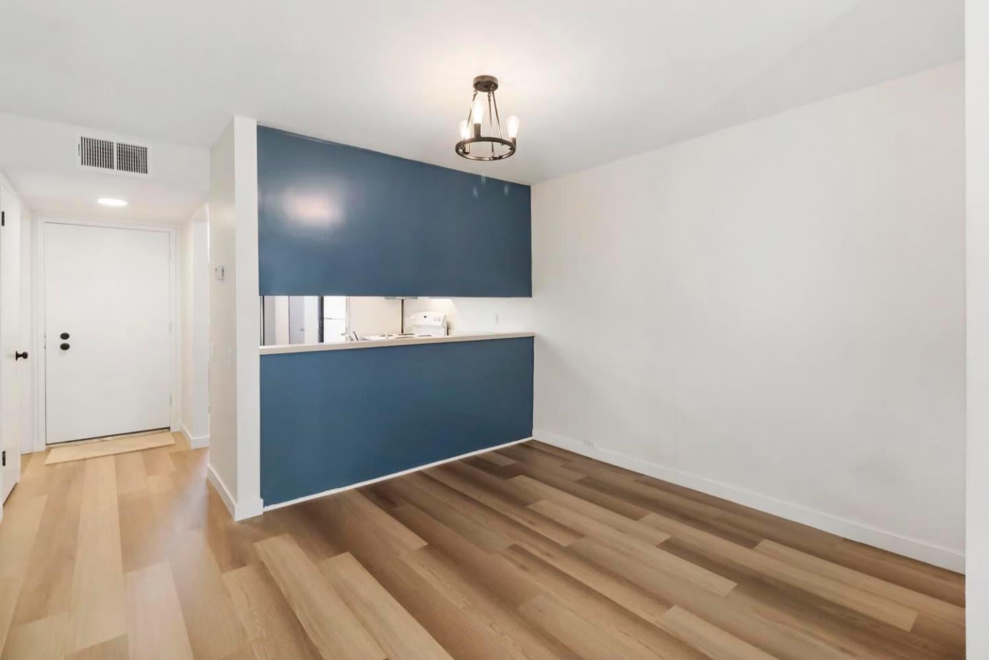 701 Woodside Lane 4