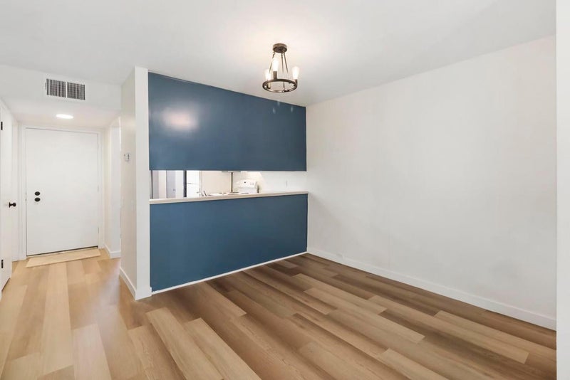 701 Woodside Lane 4
