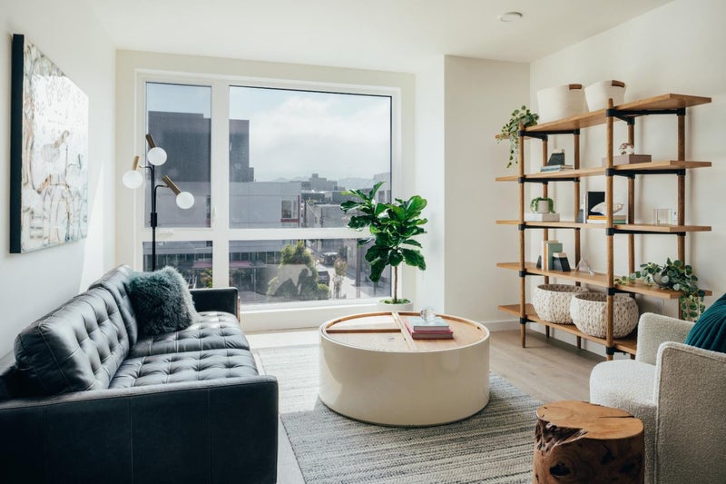 345 8th Street 401