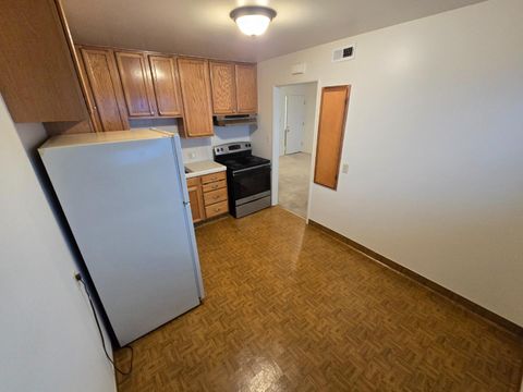 Tiny photo for 801 Fairfield Road #6, Burlingame, CA 94010 (MLS # ML82027570)