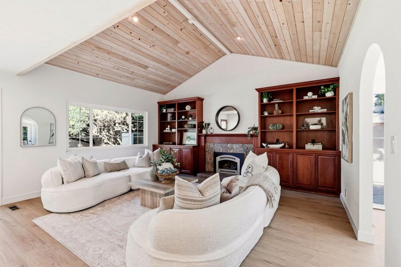 10 Darryl Drive