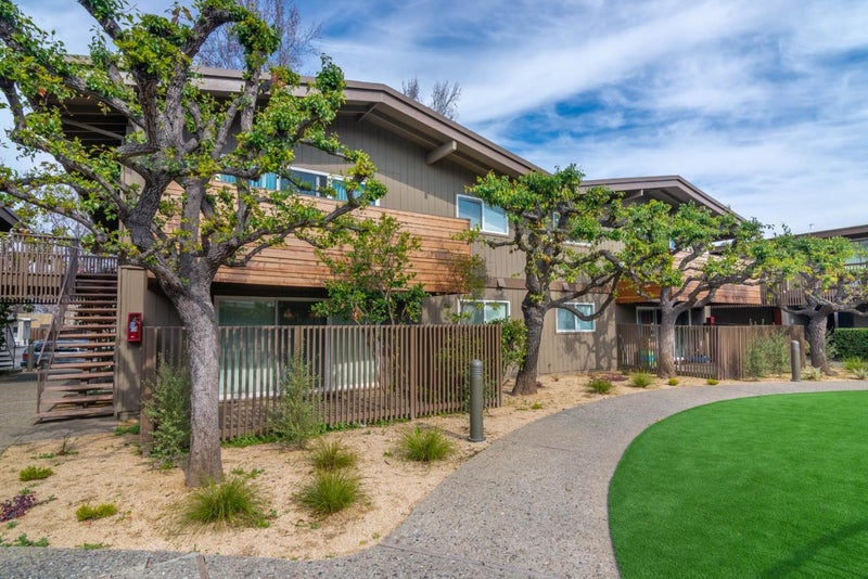 1270 Coronado Drive