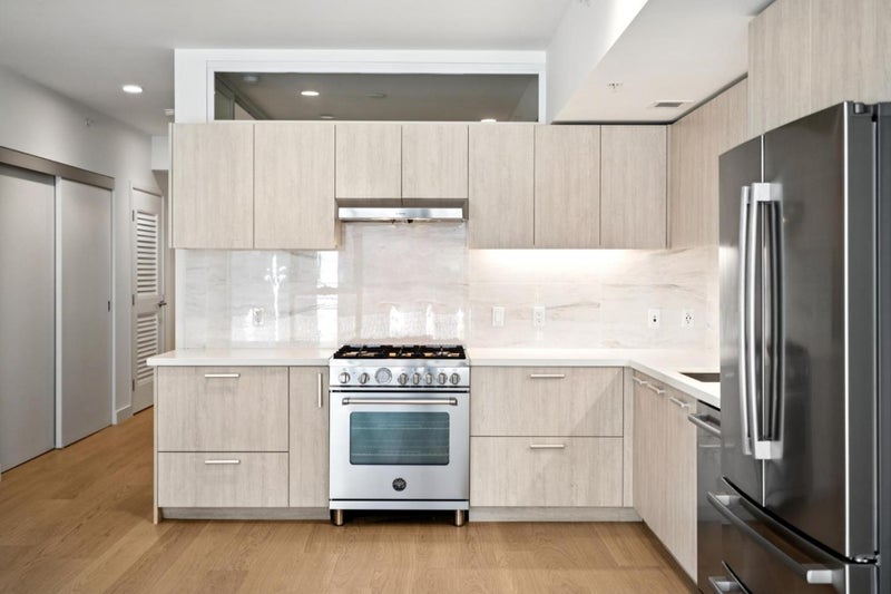 188 West Saint James Street 11613