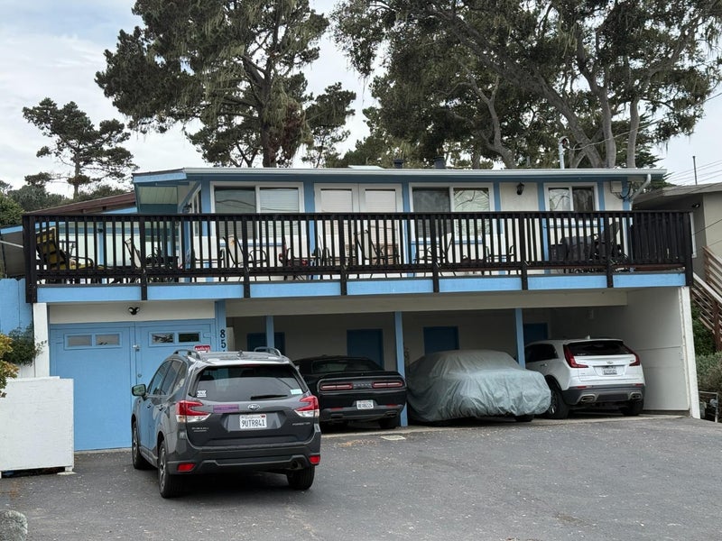 851 Lyndon Street