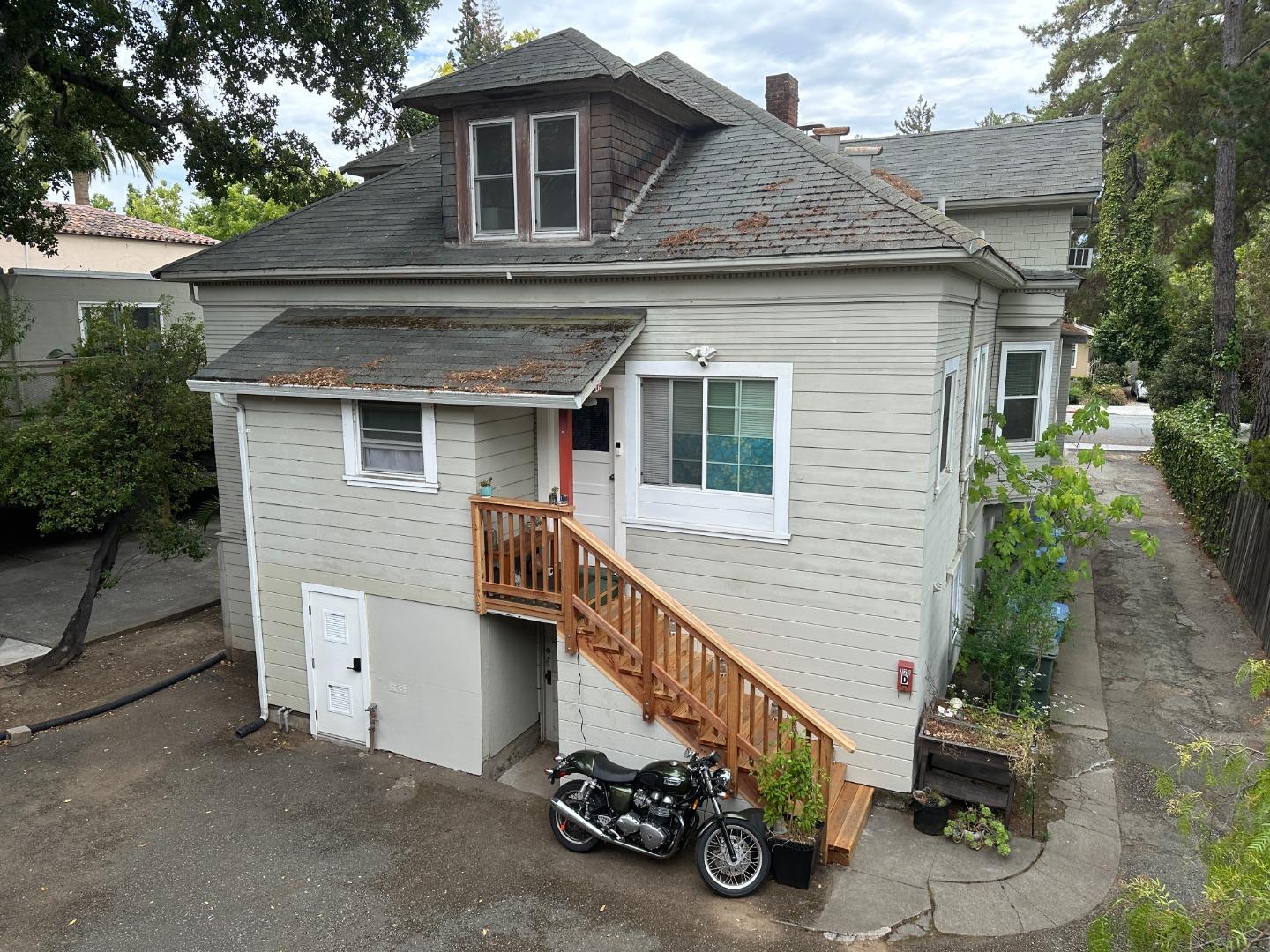 729 Waverley Street