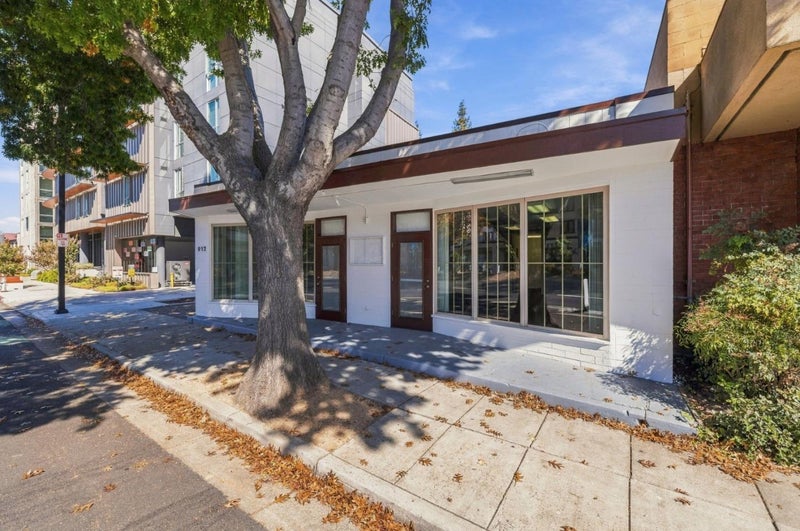 920 West El Camino Real