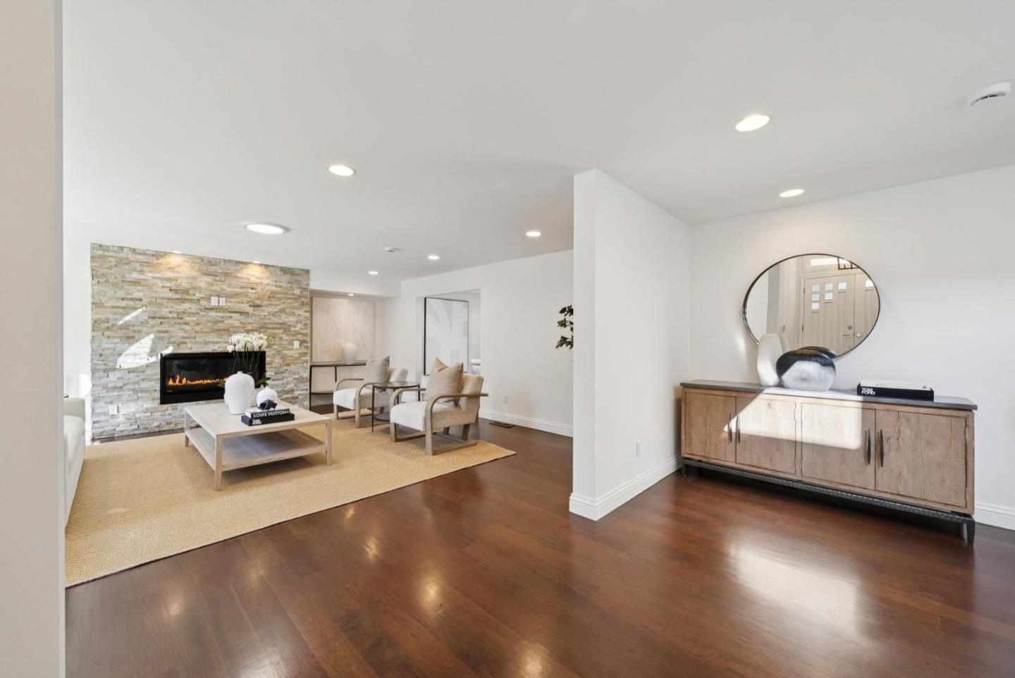 900 Highlands Circle