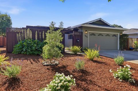 Photo of 4829 Clydelle Avenue, SAN JOSE, CA 95124 (MLS # ML82046264)