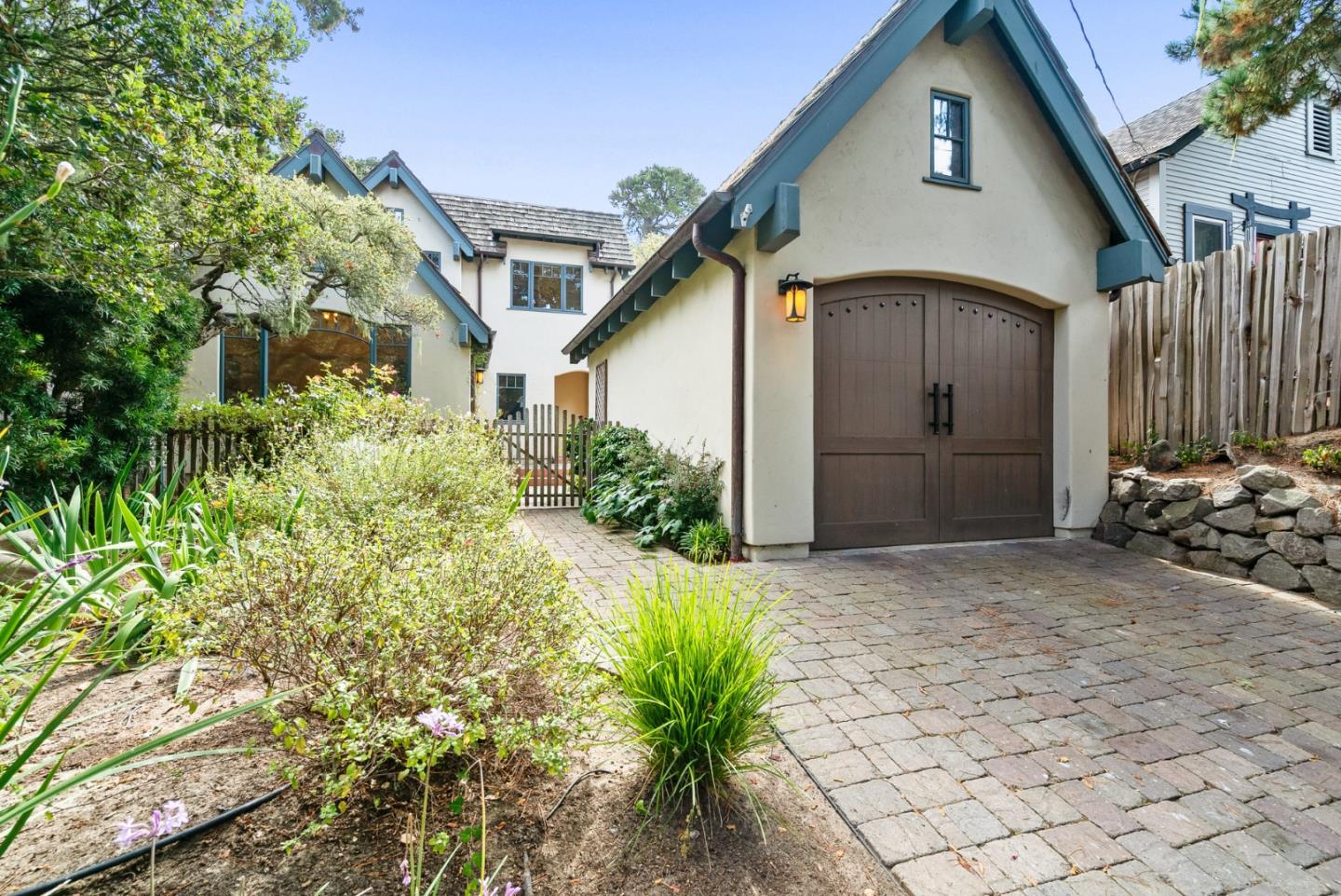 2 Guadalupe SE of Third Street