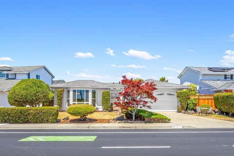 Photo of 1229 Beach Park Boulevard, FOSTER CITY, CA 94404 (MLS # ML82054351)