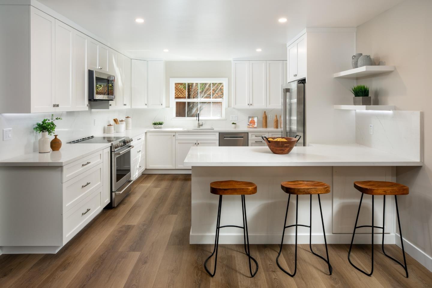 706 University Avenue