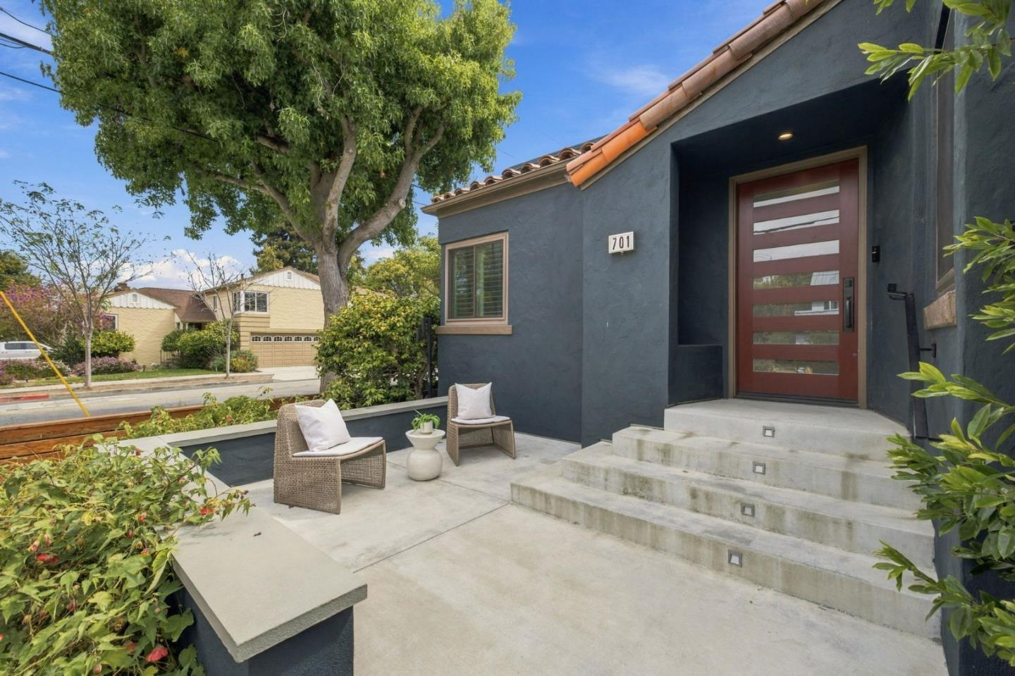 701 Burlingame Avenue