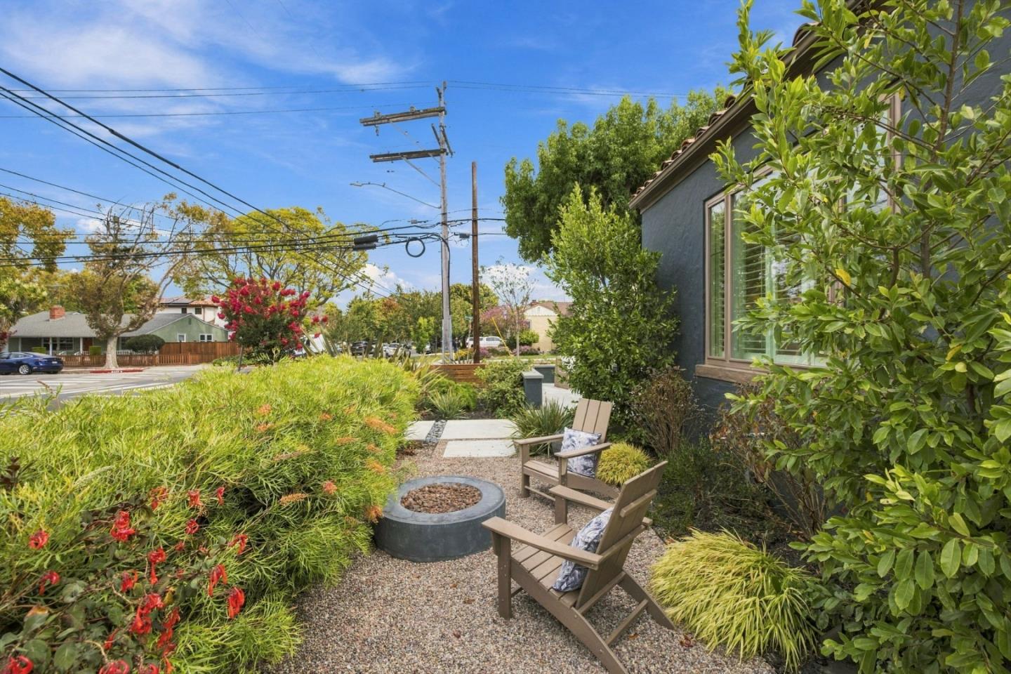 701 Burlingame Avenue