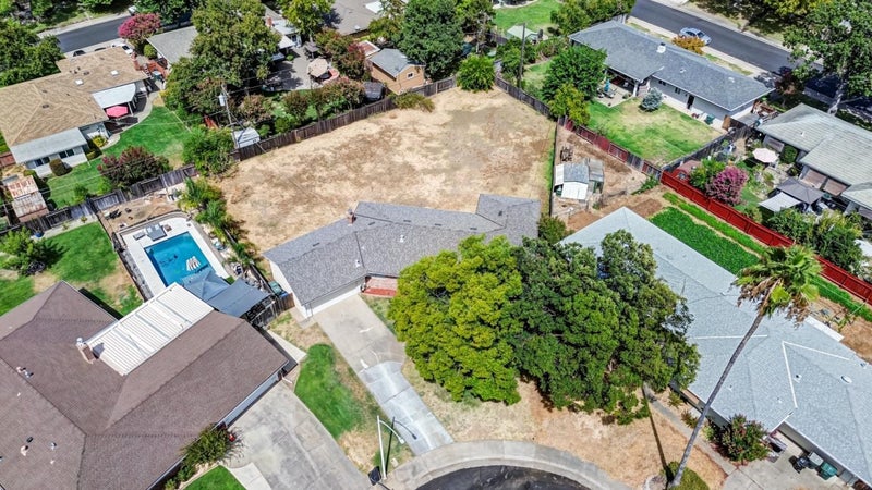 2724 Doris Court