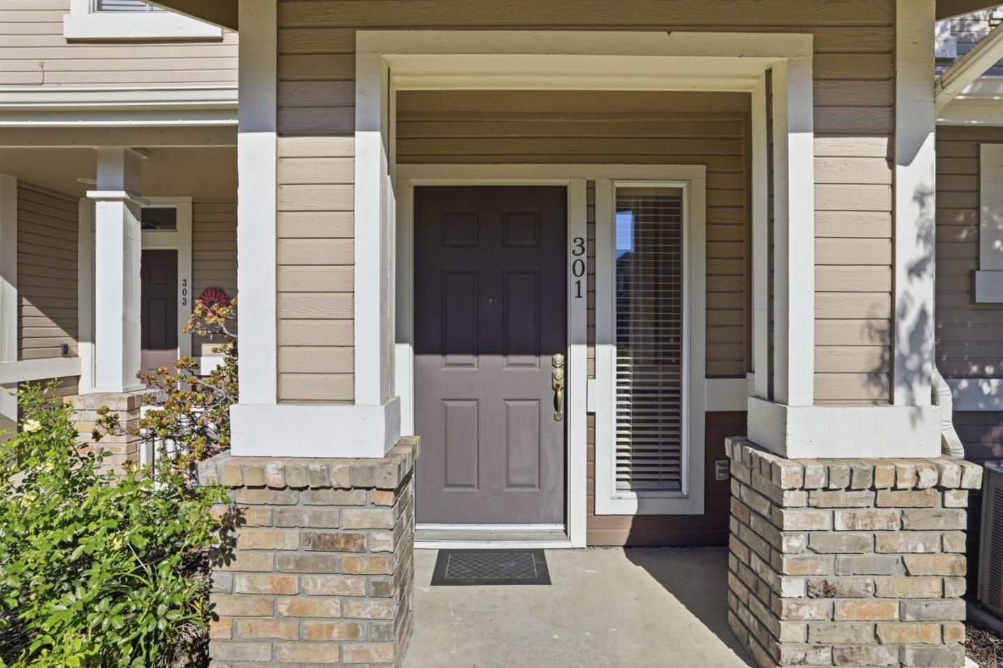 301 Ballymore Circle