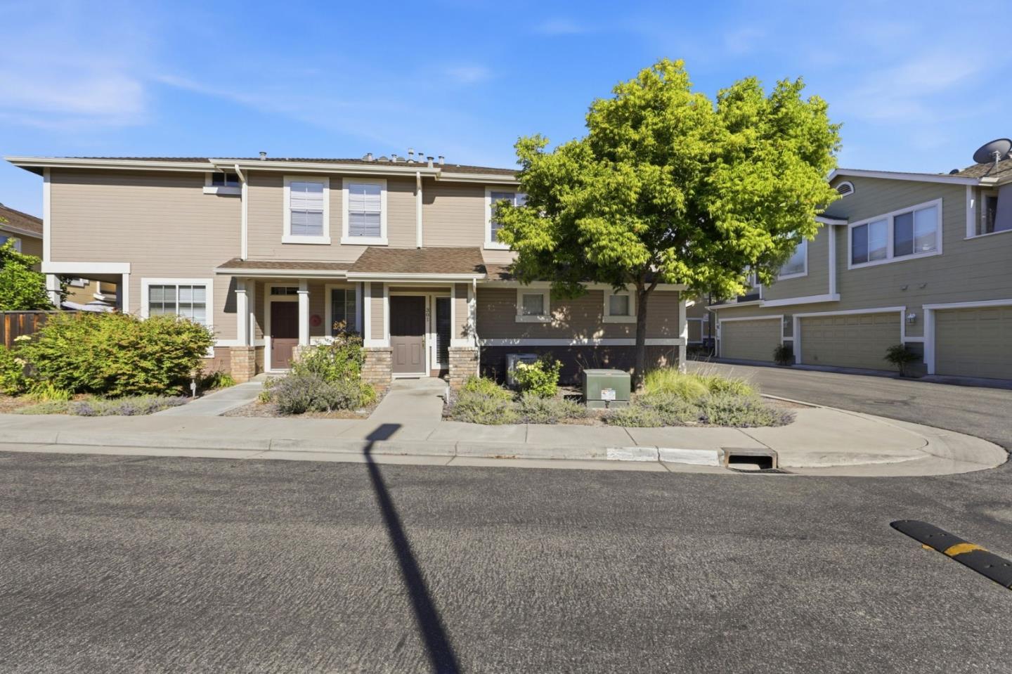 301 Ballymore Circle