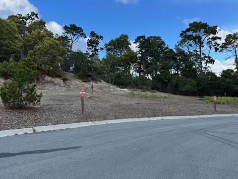 148 Stephen Place MONTEREY CA 93940