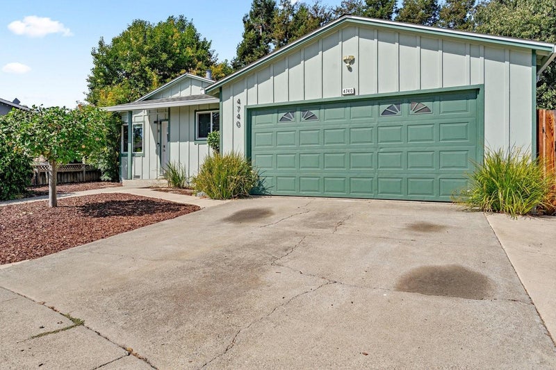 4740 Quadres Court