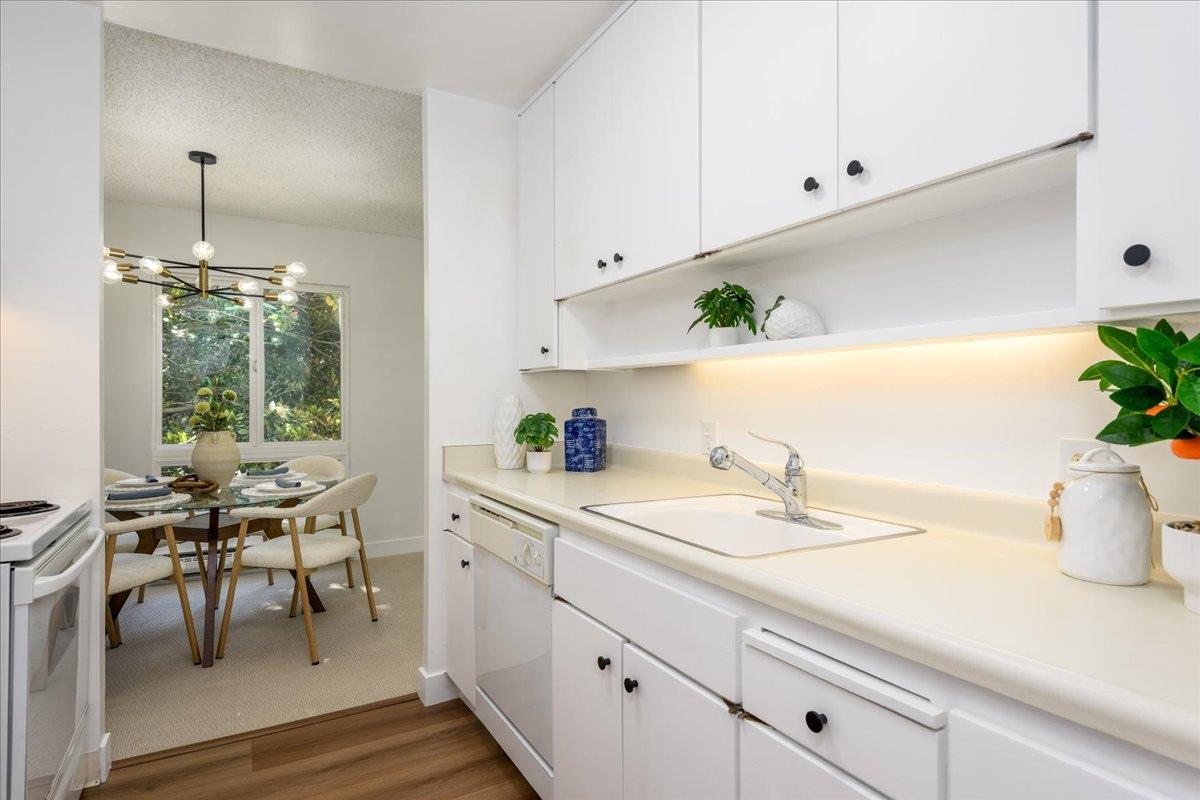 904 Peninsula Avenue 305