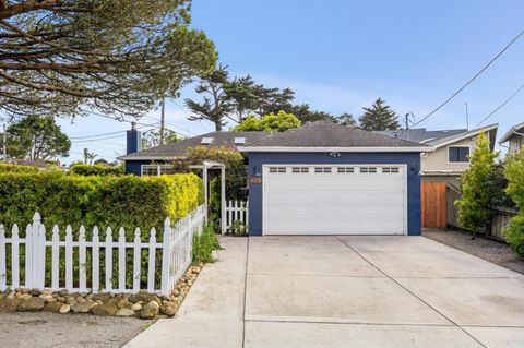 Photo of 499 Sonora Avenue, EL GRANADA, CA 94019 (MLS # ML82037160)