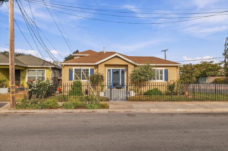 633 Oregon Street