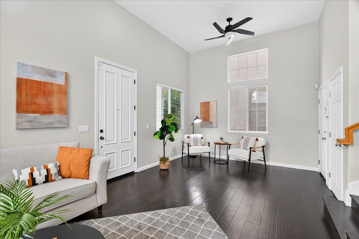 976 Foxworthy Avenue