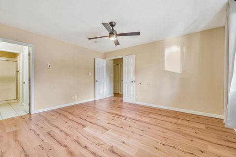 Tiny photo for 121 Buckingham Drive #25, SANTA CLARA, CA 95051 (MLS # ML82030861)
