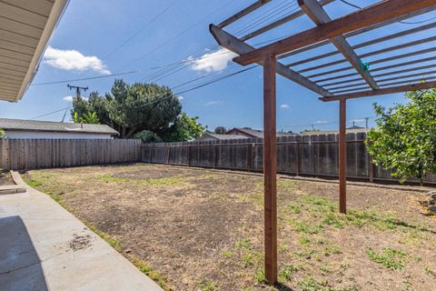 Tiny photo for 43 Saint Brendan Way, Salinas, CA 93906 (MLS # ML82043170)