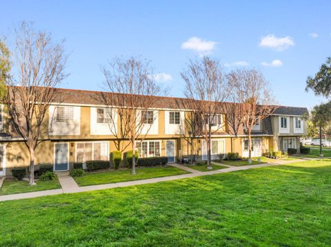 Tiny photo for 2641 Faust Court, San Jose, CA 95121 (MLS # ML82031217)