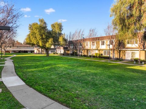 Tiny photo for 2641 Faust Court, San Jose, CA 95121 (MLS # ML82031217)