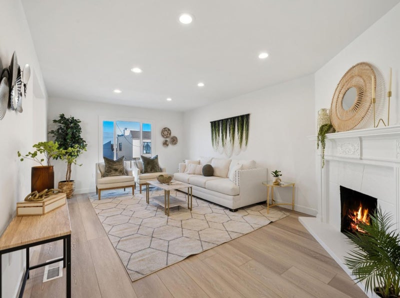 1607 44th Avenue