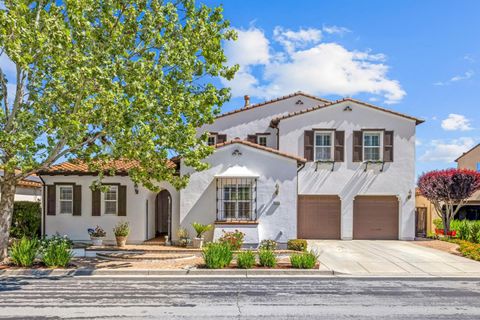 Photo of 6560 Eagle Ridge Court, GILROY, CA 95020 (MLS # ML82041340)