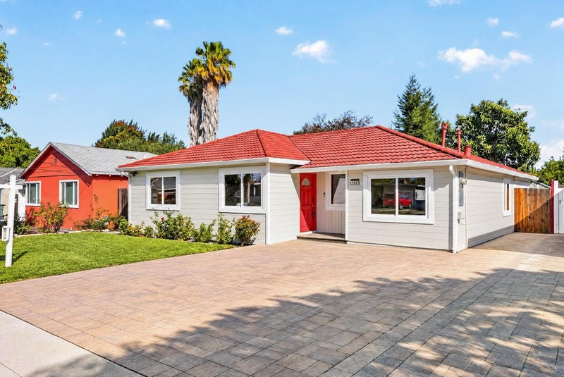 586 Borregas Avenue