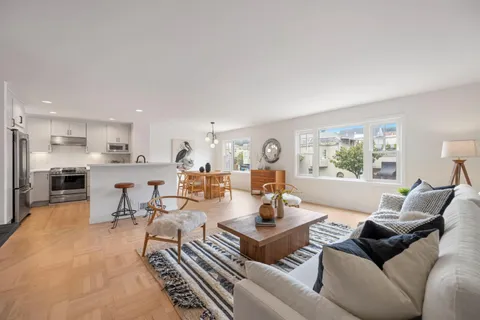 1325 Church St, San Francisco, CA 94114 - #: ML82025205