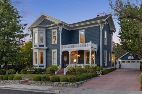 Photo of 75 Alpine Avenue, LOS GATOS, CA 95030 (MLS # ML82020335)