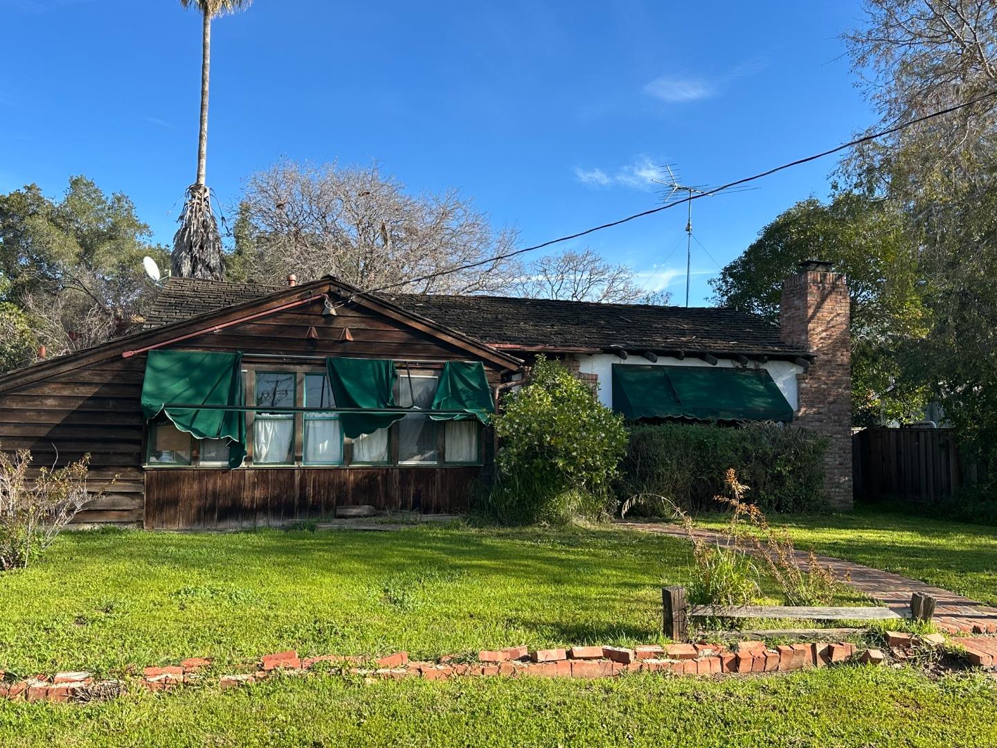 126 Mountain View Avenue