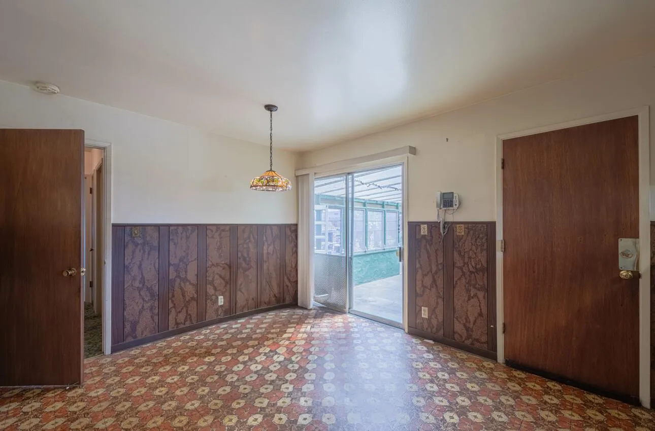 Salinas, California 93901, United States, 3 Bedrooms Bedrooms, ,1 BathroomBathrooms,Residential,Active,161478