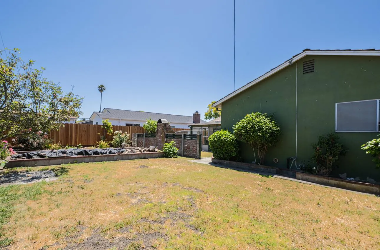 Salinas, California 93901, United States, 3 Bedrooms Bedrooms, ,1 BathroomBathrooms,Residential,Active,161478