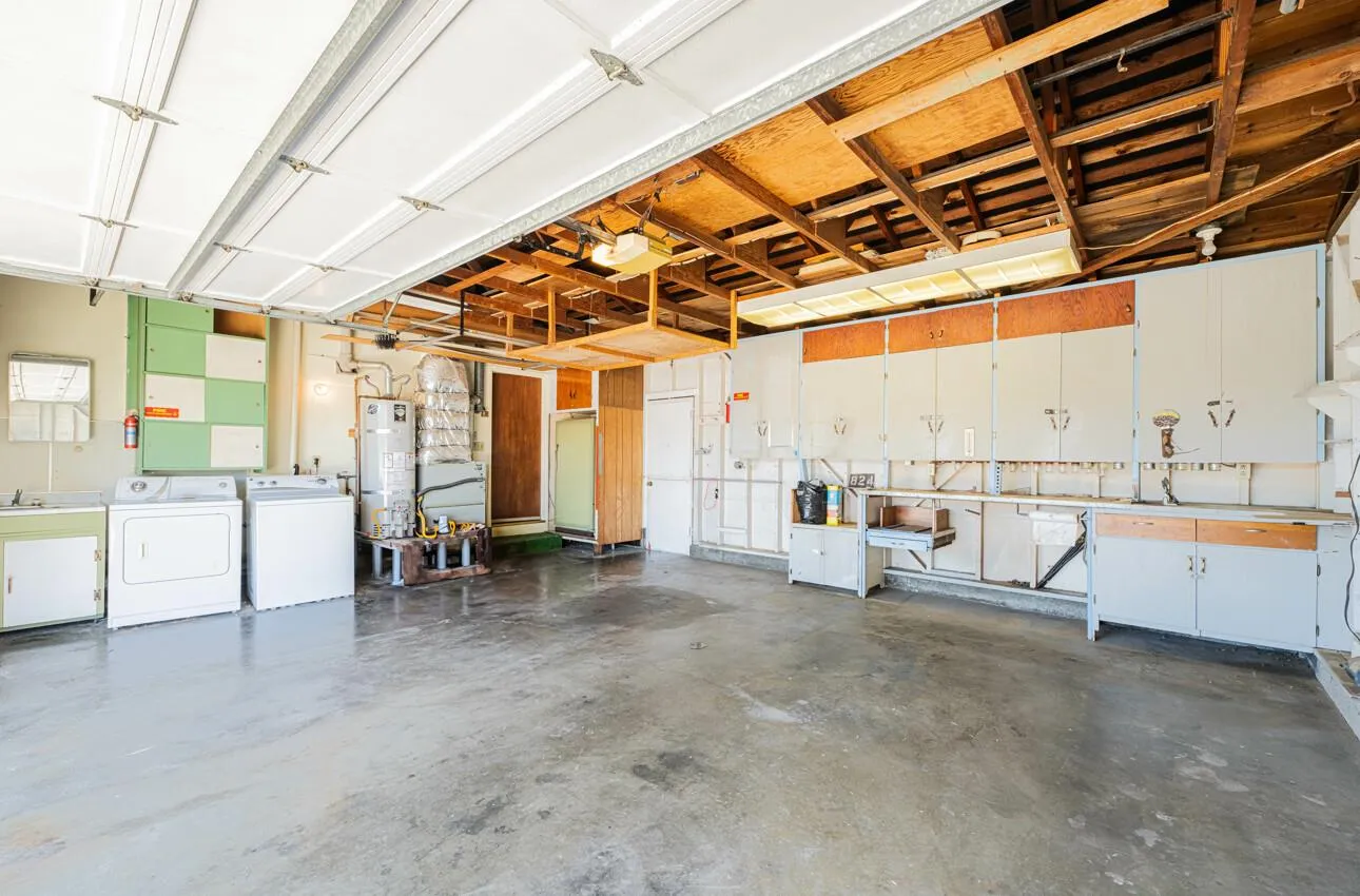 Salinas, California 93901, United States, 3 Bedrooms Bedrooms, ,1 BathroomBathrooms,Residential,Active,161478